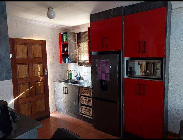 2 BEDROOM HOUSE FOR SALE IN WINDMILL PARK